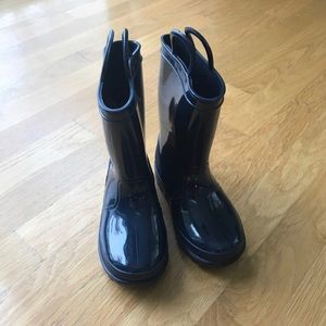 Brand new little kid size 10 rain boots
Never worn!